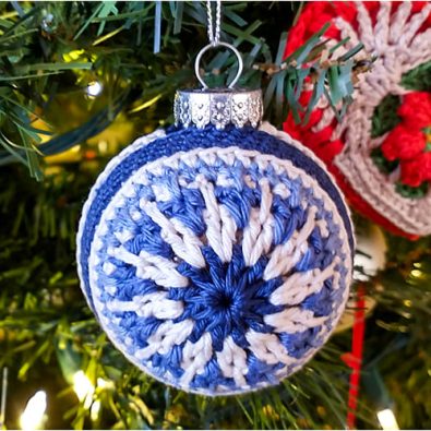 24-diy-crochet-ornaments-for-the-christmas-tree-2020