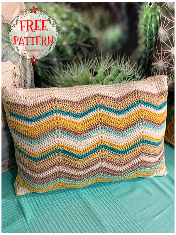 christmas crochet chewron pillow