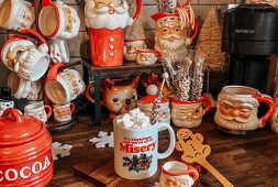 20-creative-christmas-mugs-designs