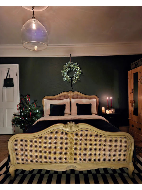 green christmas bedroom decorations