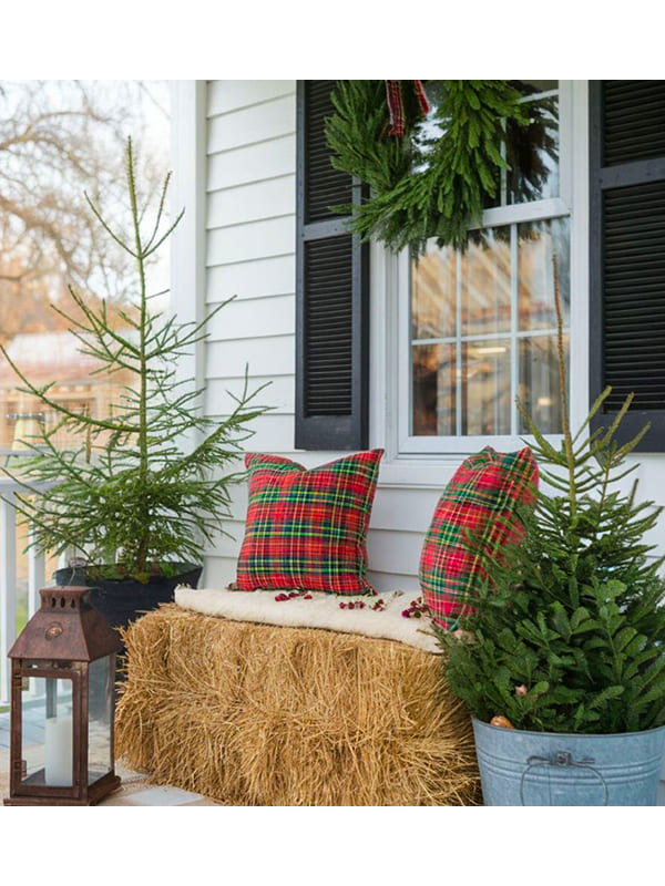 hay bale christmas decor porch