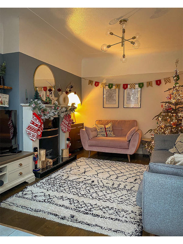 how to decorate a small living room for christmas