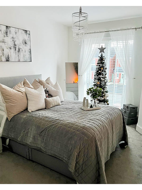 how to decorate your bedroom christmas