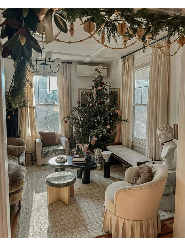 large christmas living room decorating