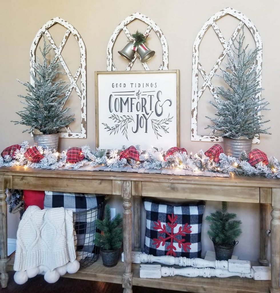 20+ Fresh Christmas Entryway Decorating Ideas 2021! - Page 20 of 27 ...