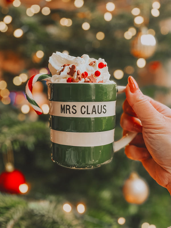 rae dunn christmas mugs