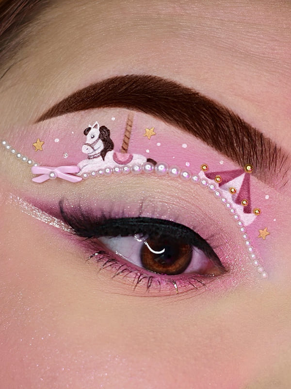 unicorn make cat eye makeup