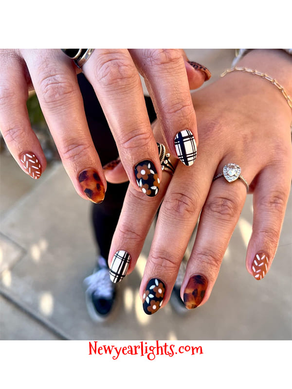 fall plaid nails