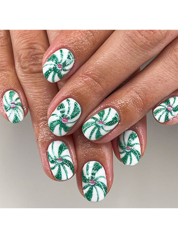 green peppermint nails