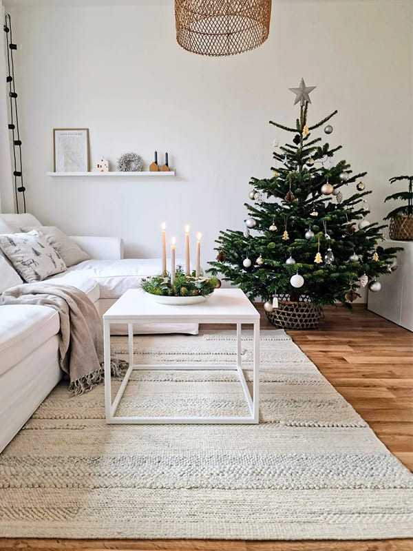 pine cone scandinavian christmas tree