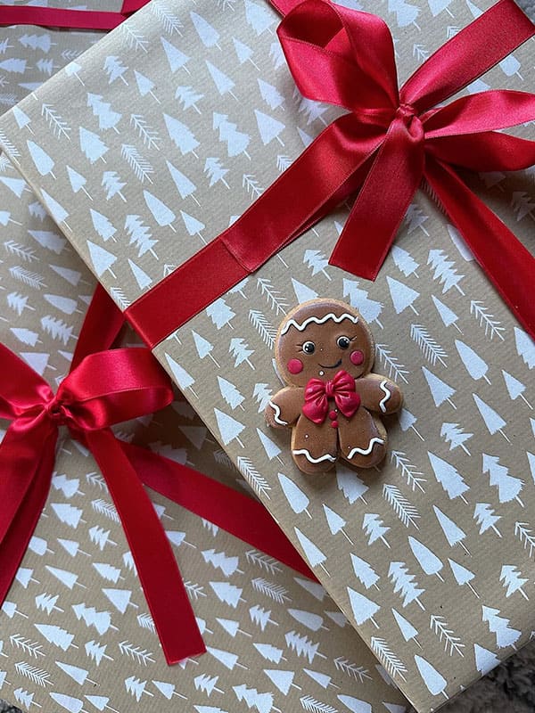 gingerbread man christmas gift wrap