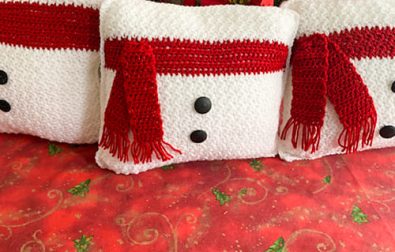 easy-snowman-crochet-christmas-pillow-free-pattern