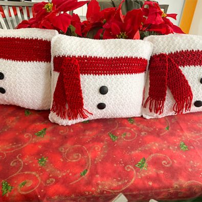 easy-snowman-crochet-christmas-pillow-free-pattern