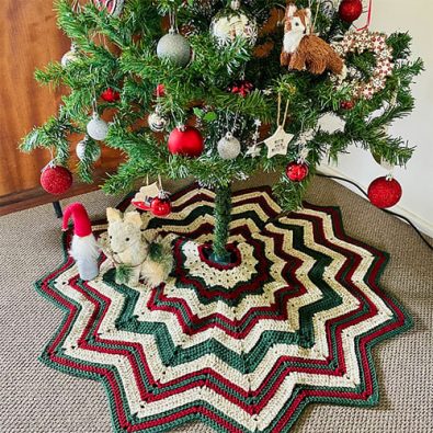 free-chevron-crochet-christmas-tree-skirt-pattern