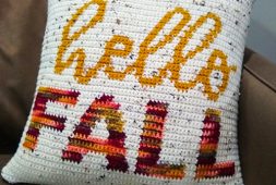 free-hello-fall-crochet-pillow-pattern