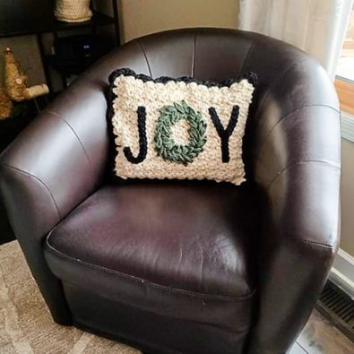 joy-rectangle-crochet-christmas-pillow-free-pattern