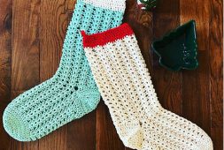 large-lacy-crochet-christmas-stocking-free-pattern