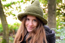 free-hedge-wizard-witches-hat-crochet-pattern