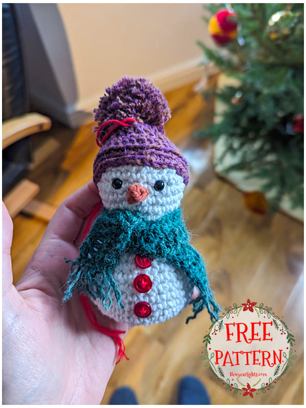 Tiny Crochet Snowman Ornament Free Pattern (2)