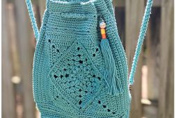 rose-crochet-granny-square-backpack-free-pattern