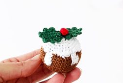 pudding-crochet-xmas-baubles-free-pattern