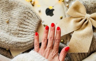 try-festive-christmas-nail-designs-2024