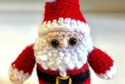 free-mini-crochet-santa-ornament-pattern