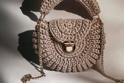 free-pdf-t-shirt-yarn-crochet-handbag-pattern