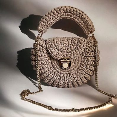 free-pdf-t-shirt-yarn-crochet-handbag-pattern